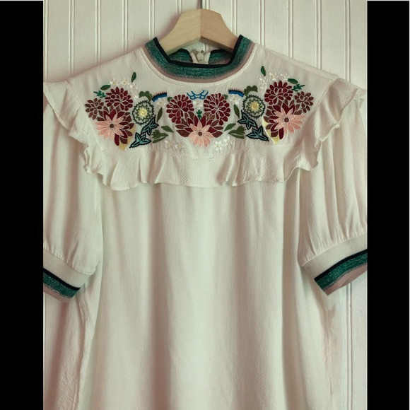 A Pictures Worth Floral Embroidered Trim Top Sz S - Picture 2 of 11